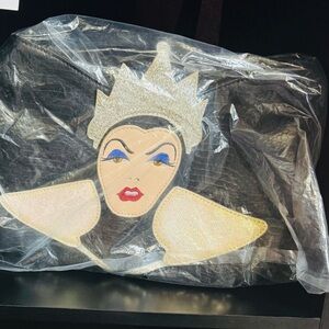 Danielle Nichol snow white Villian clutch, shoulder or crossbody bag Brand New